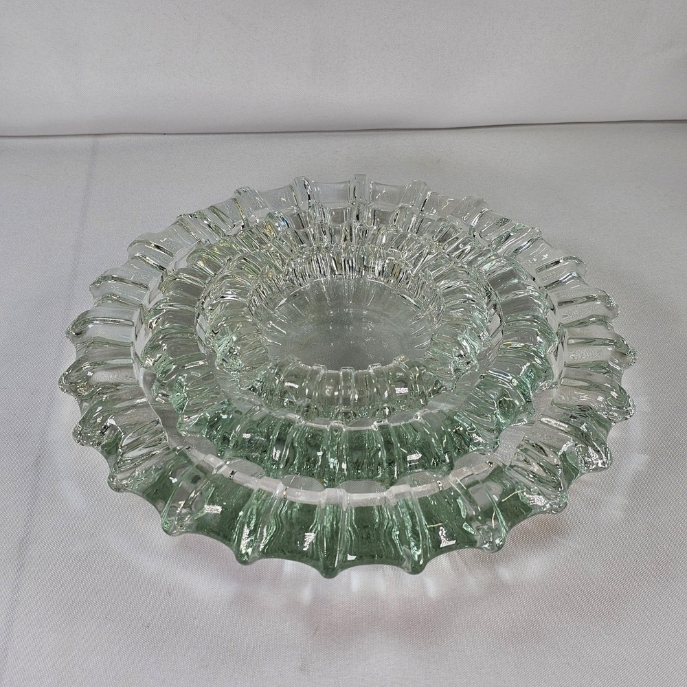 Vintage Nesting Clear Glass Ashtrays Set of 3 Mid Century Modern Ribbed Gear Rim